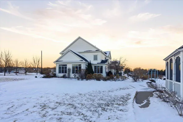 $849,900 | 805 Timothy Drive Southeast, Stewartville, MN 55976