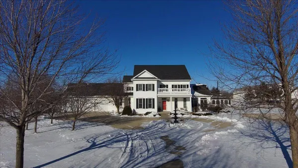 $889,000 | 805 Timothy Drive Southeast, Stewartville, MN 55976