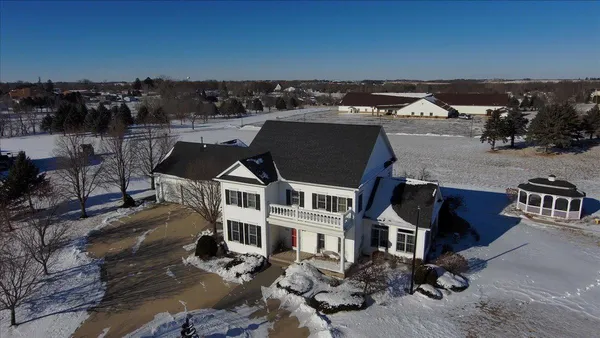 $889,000 | 805 Timothy Drive Southeast, Stewartville, MN 55976