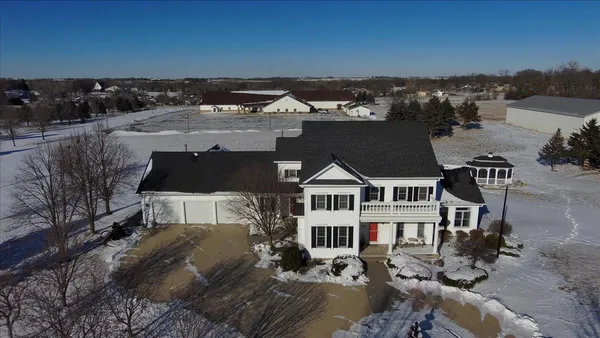 $889,000 | 805 Timothy Drive Southeast, Stewartville, MN 55976