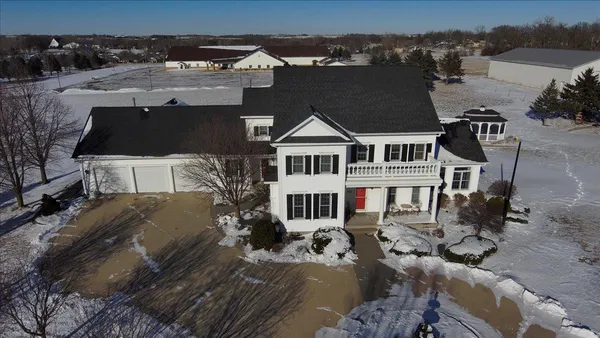 $889,000 | 805 Timothy Drive Southeast, Stewartville, MN 55976