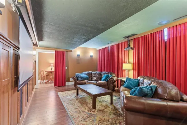 $889,000 | 805 Timothy Drive Southeast, Stewartville, MN 55976