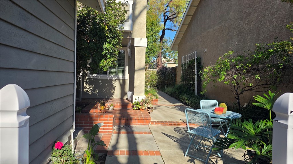 4 Leesburg Irvine, CA 92620 - Photo 2 of 18