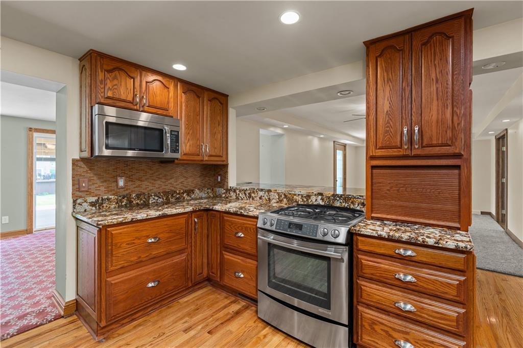 276 Hays Road Pittsburgh, PA 15241 - Photo 3 of 29 Gallery Image 3