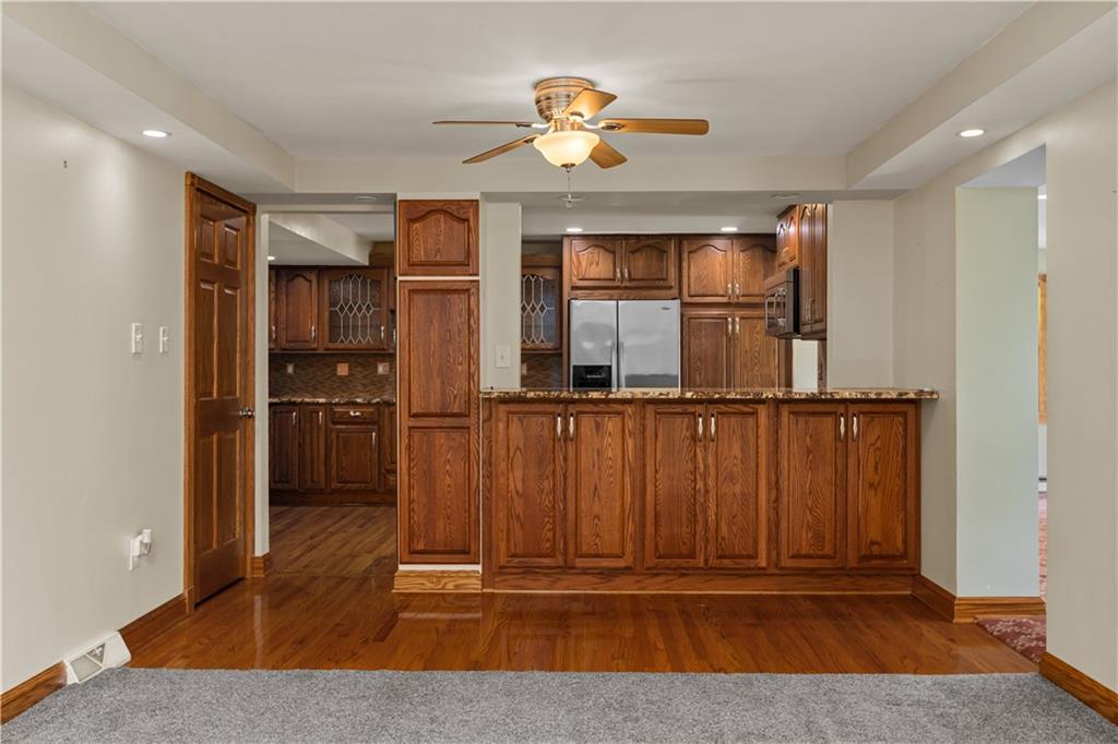 276 Hays Road Pittsburgh, PA 15241 - Photo 10 of 29 Gallery Image 10