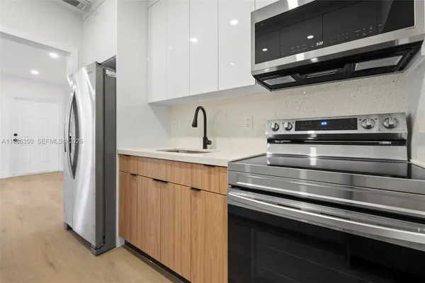 $3,300 | 1060 Pasco Jose De La Luz Y Caballero Court, Unit 1060, Miami, FL 33125