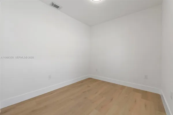 $3,300 | 1060 Pasco Jose De La Luz Y Caballero Court, Unit 1060, Miami, FL 33125