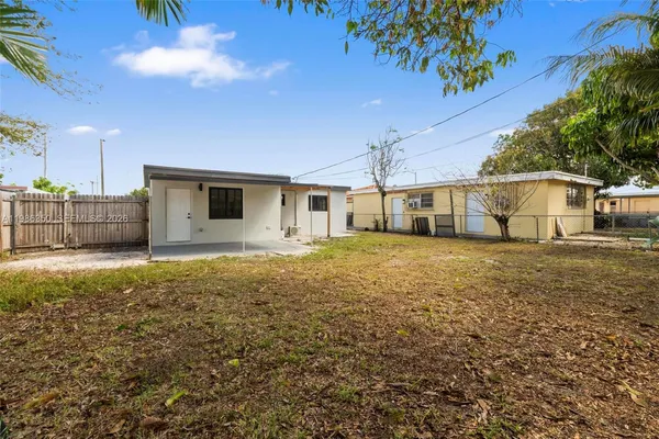 $3,300 | 1060 Pasco Jose De La Luz Y Caballero Court, Unit 1060, Miami, FL 33125