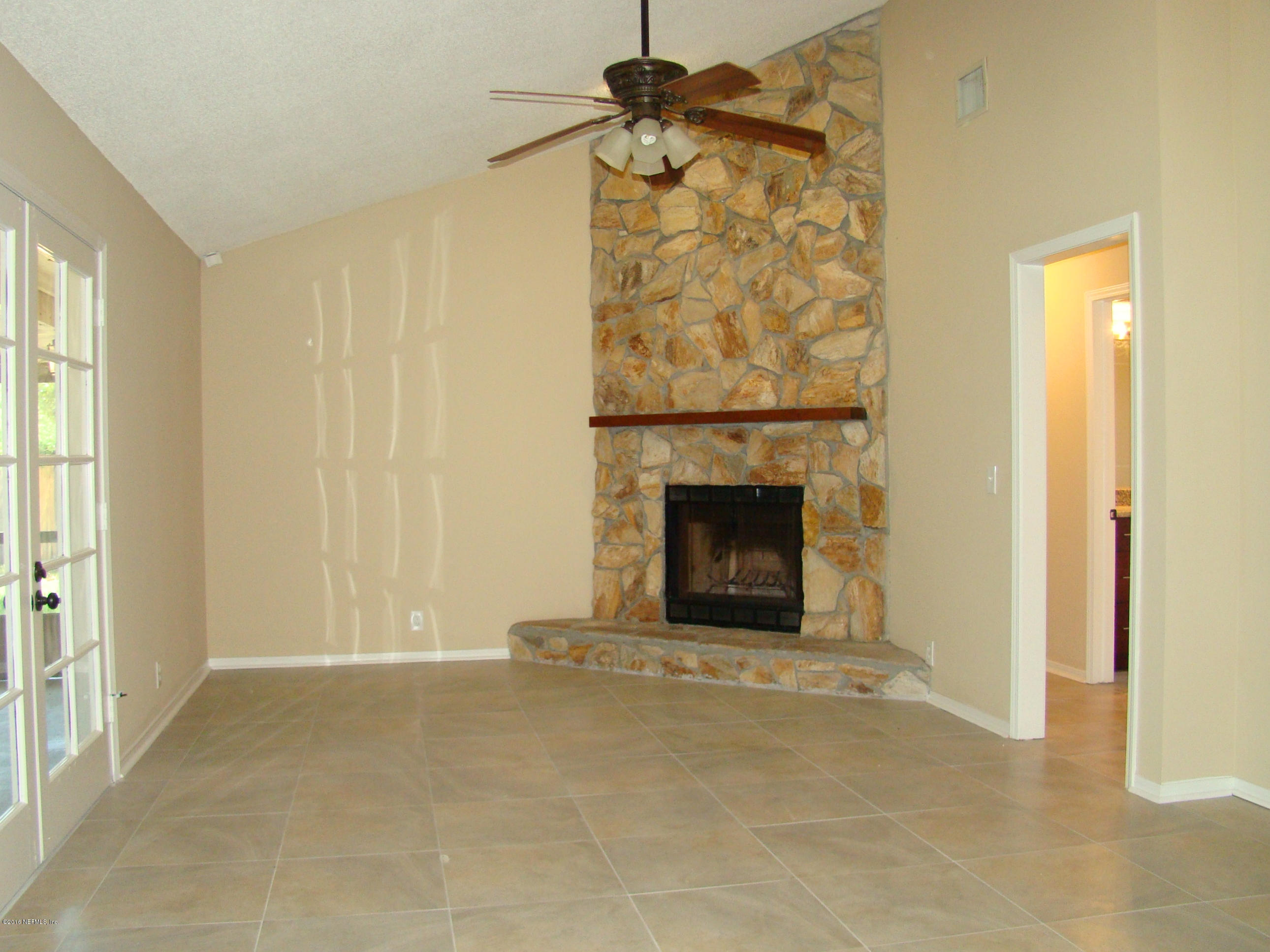 8409 Hamden Road Jacksonville, FL 32244 - Photo 8 of 19 FAMILY ROOM