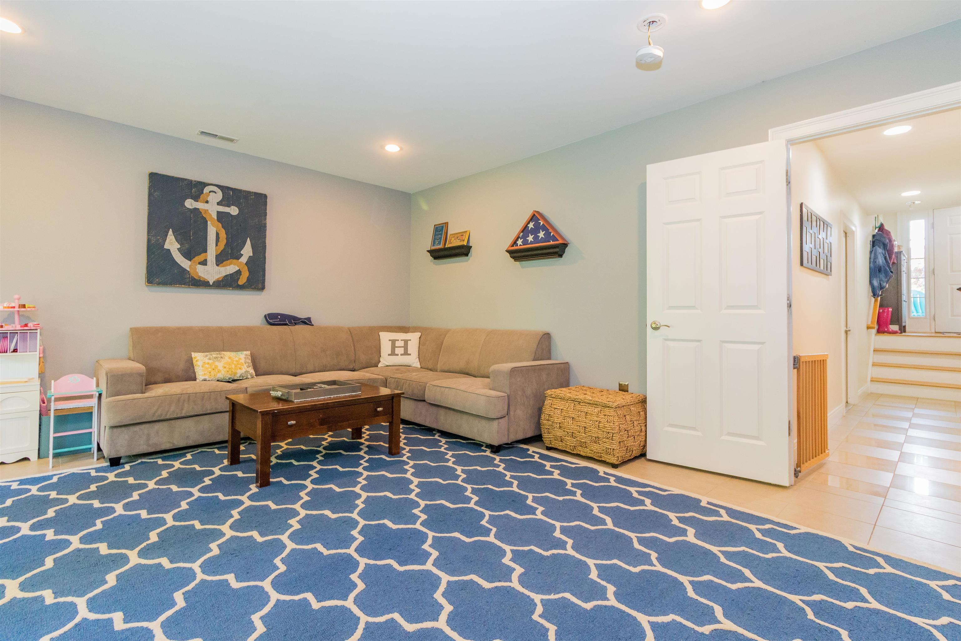 131 Court Street, Unit 5 Exeter, NH 03833 - Photo 4 of 24