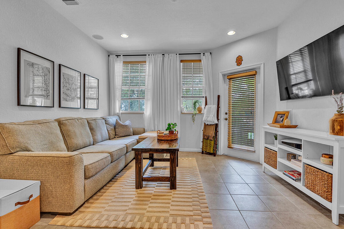 1428 West Wickham Circle, Unit A Delray Beach, FL 33445 - Photo 14 of 41 Great Room