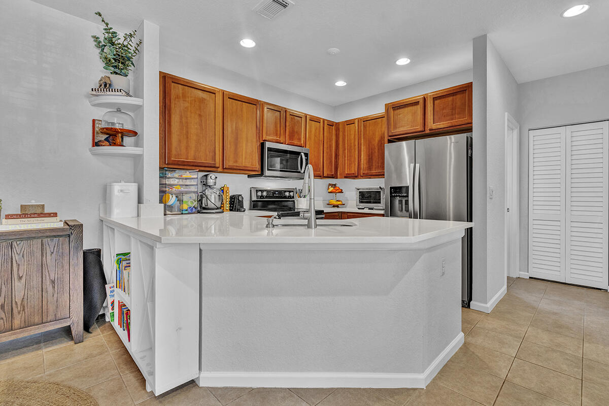 1428 West Wickham Circle, Unit A Delray Beach, FL 33445 - Photo 17 of 41 Kitchen