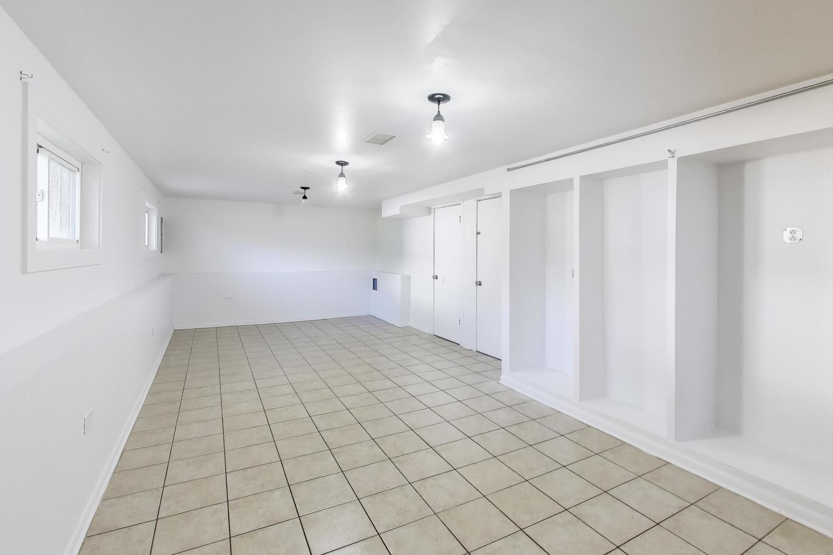 7332 Davis Street Morton Grove, IL 60053 - Photo 16 of 30 a view of an empty room