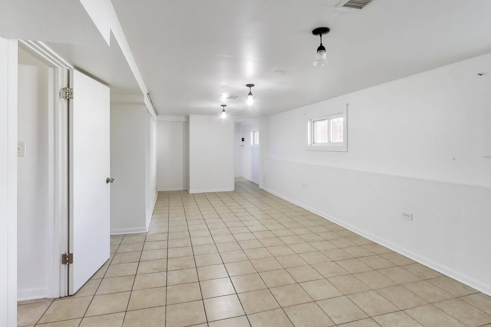 7332 Davis Street Morton Grove, IL 60053 - Photo 17 of 30 a view of an empty room