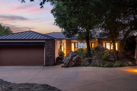 $4,495,000 | 5651 West Camino Cielo, Santa Barbara, CA 93105