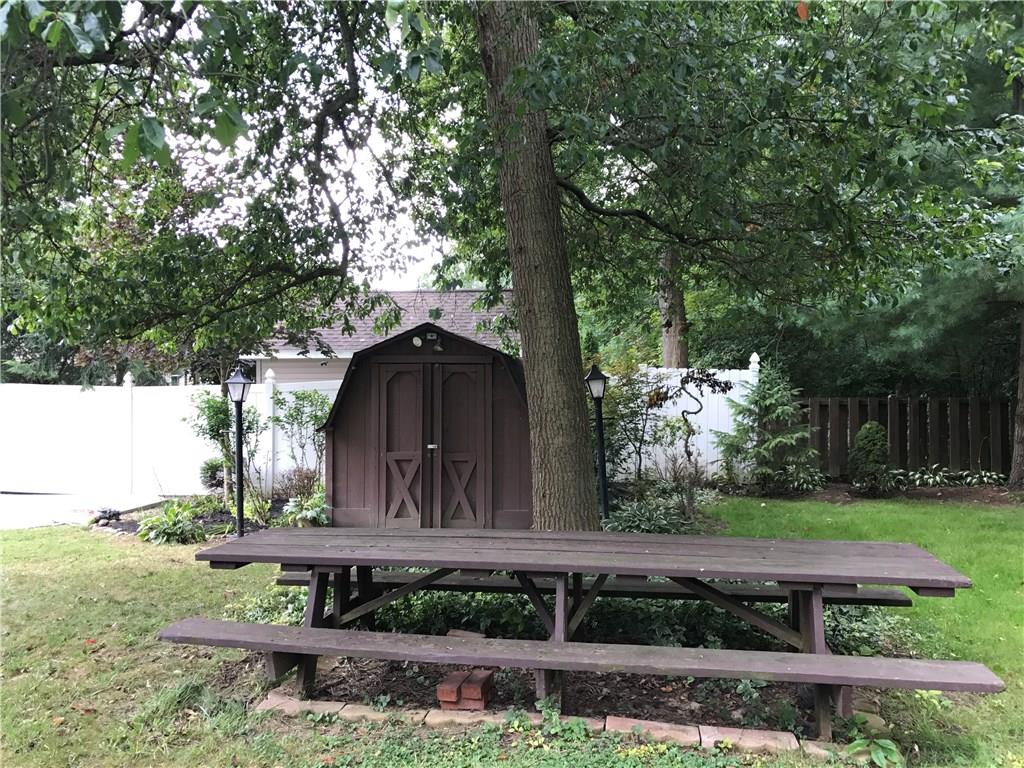 17 Lilac Road New Castle, PA 16105 - Photo 2 of 25 Gallery Image 2