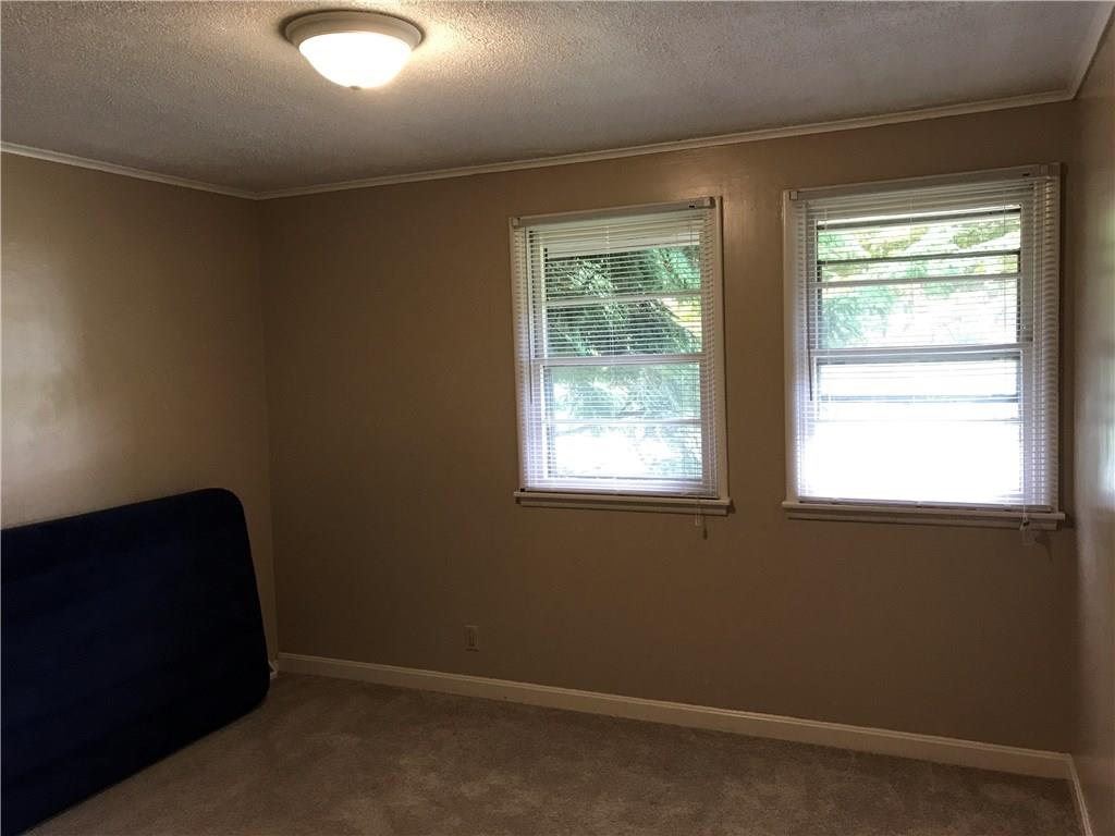 17 Lilac Road New Castle, PA 16105 - Photo 8 of 25 Gallery Image 8