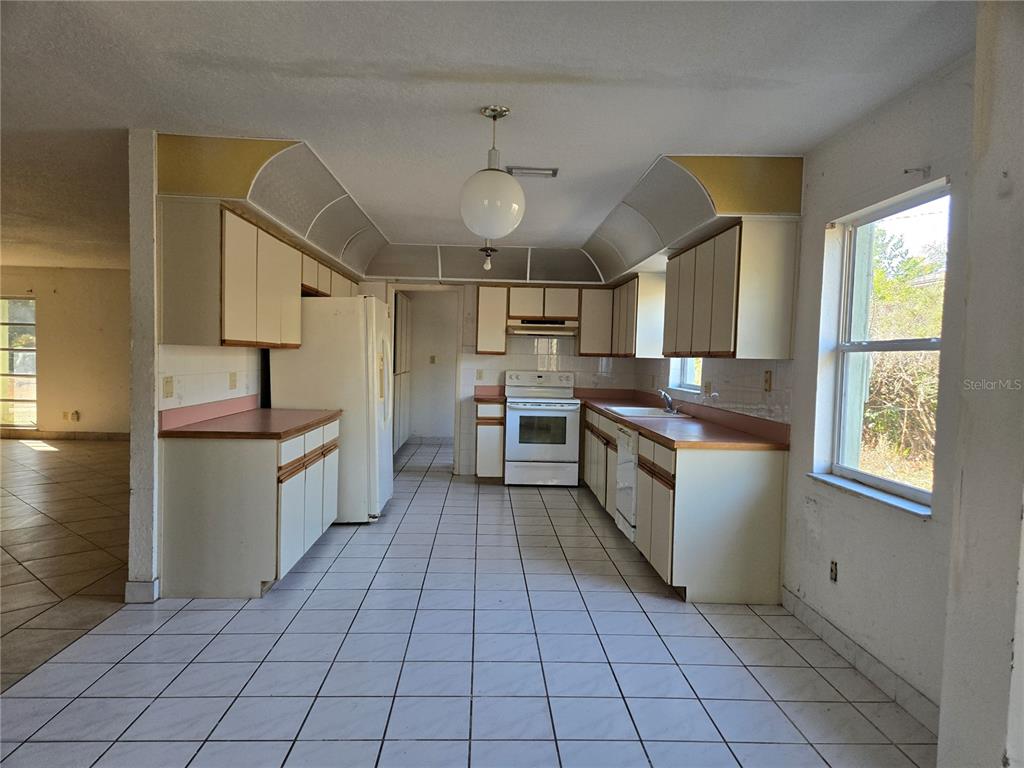 2288 Evenglow Avenue Spring Hill, FL 34609 - Photo 8 of 31