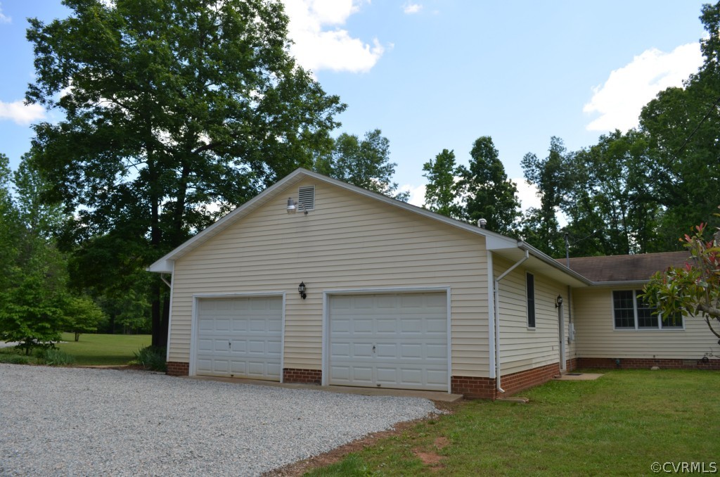1649 Giles Bridge Road Powhatan, VA 23139 - Photo 2 of 24 Gallery Image 2