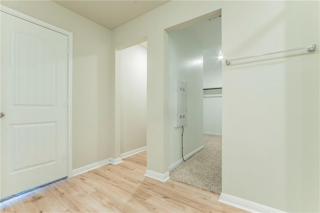 172 Arrowhead Vine Street Leander, TX 78641 - Photo 13 of 21 a view of hallway with shower