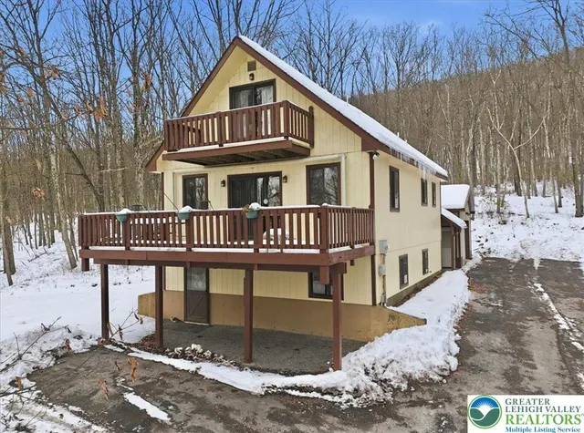 $360,000 | 704 Rainbow Terrace, Effort, PA 18330