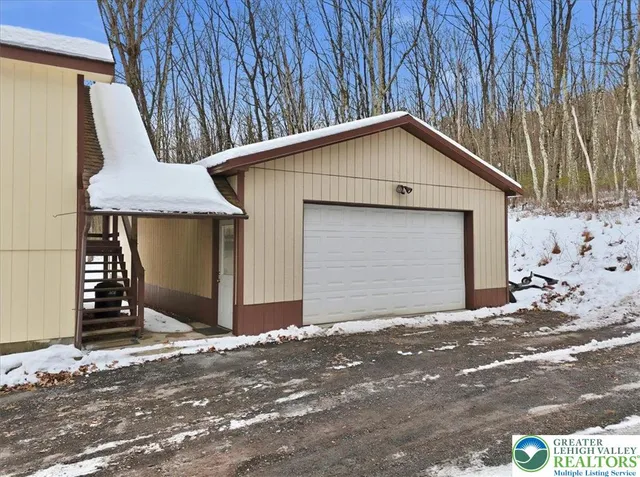 $360,000 | 704 Rainbow Terrace, Effort, PA 18330