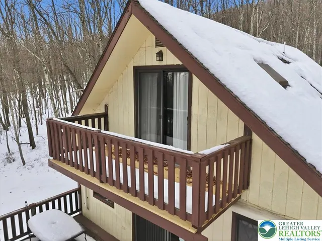 $360,000 | 704 Rainbow Terrace, Effort, PA 18330