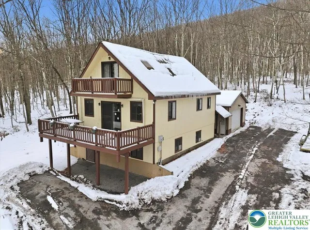 $360,000 | 704 Rainbow Terrace, Effort, PA 18330