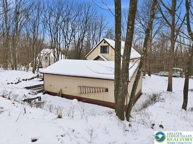 $360,000 | 704 Rainbow Terrace, Effort, PA 18330