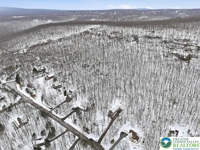 $360,000 | 704 Rainbow Terrace, Effort, PA 18330