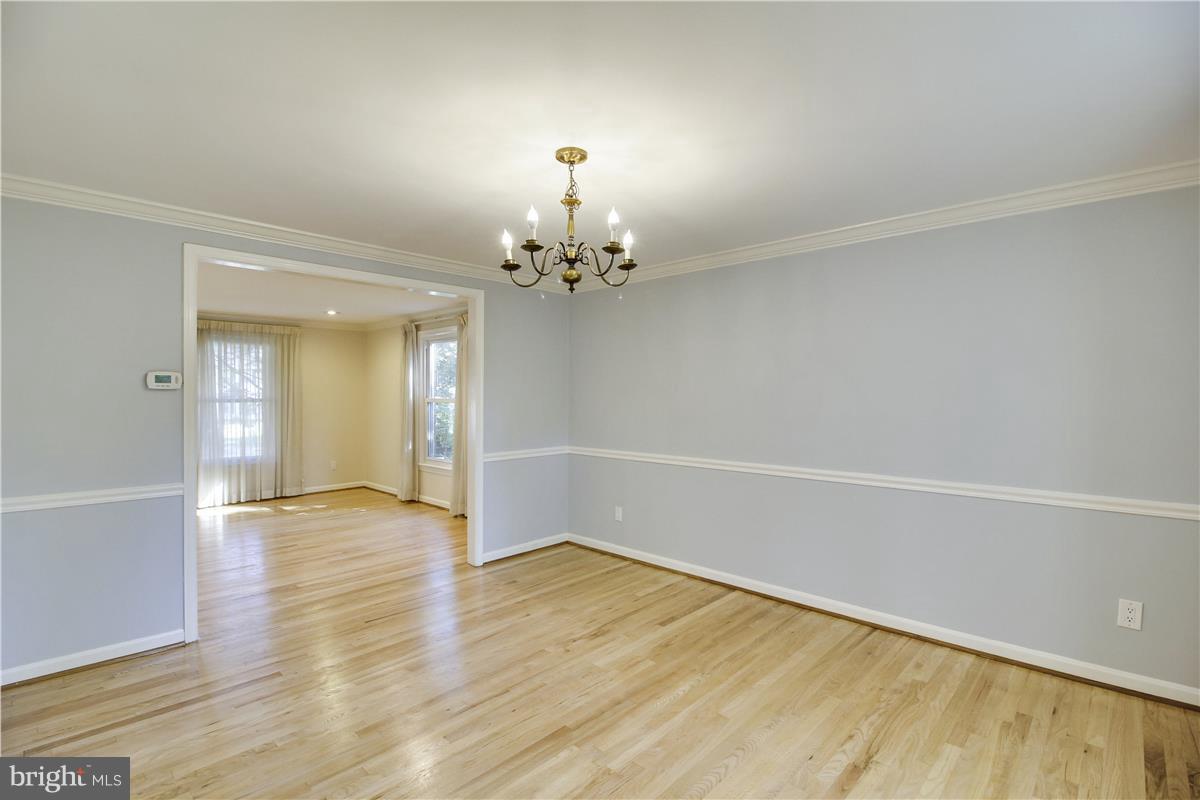 12333 Old Canal Road Potomac, MD 20854 - Photo 4 of 30 Spacious Dining Room