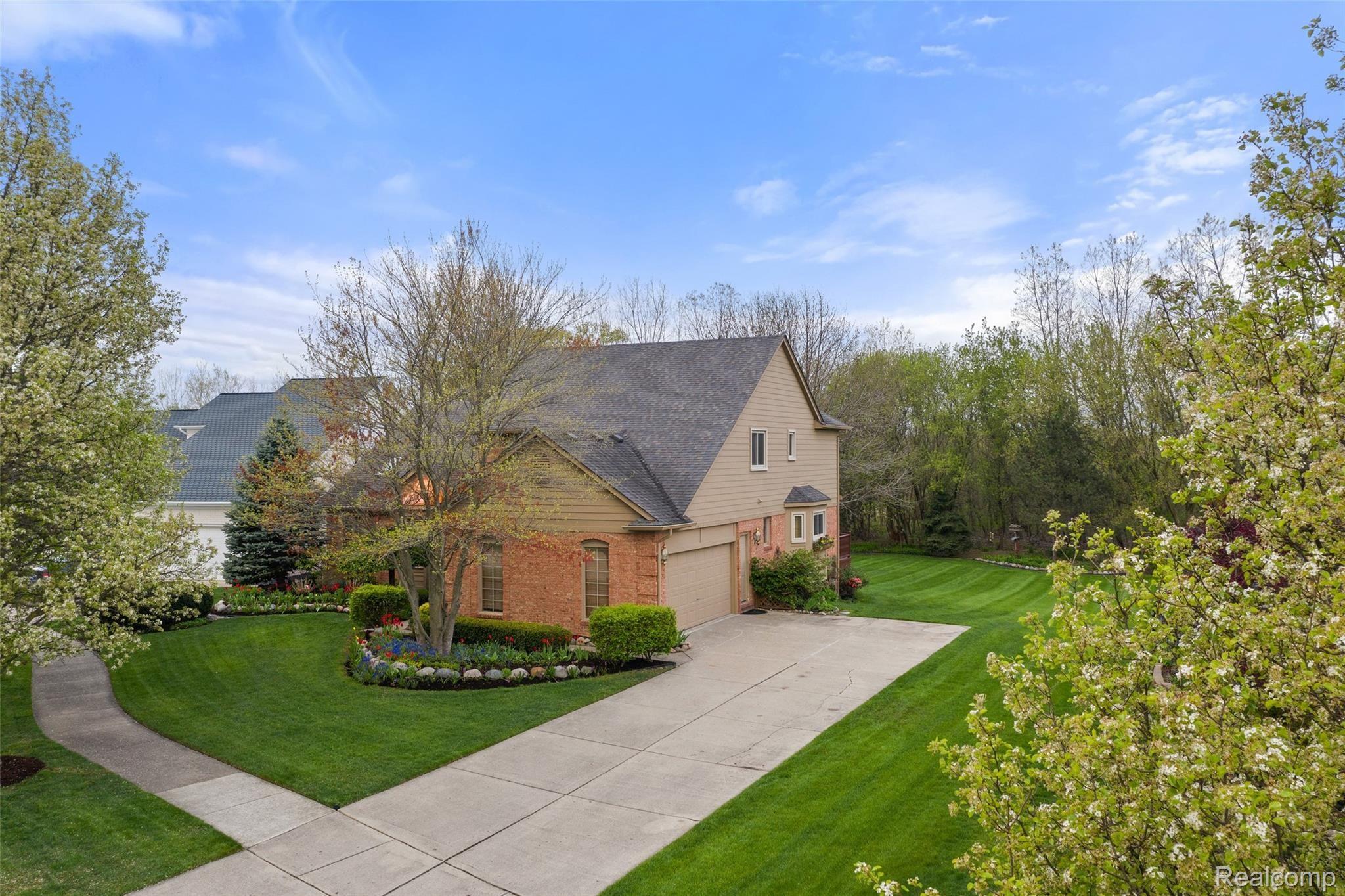 49869 Riverside Drive Macomb, MI 48044 - Photo 10 of 58 49869 Riverside Dr-12.jpg