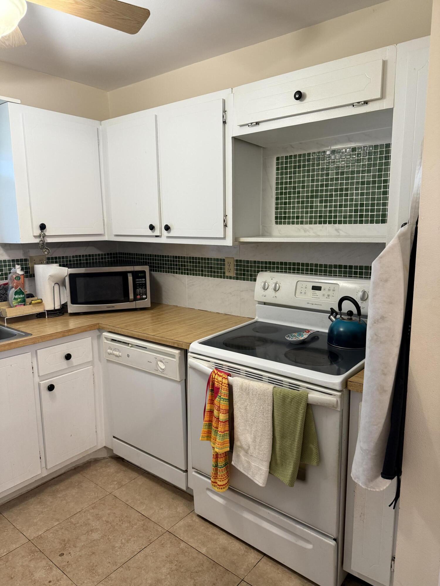 4515 Northwest 3rd Street, Unit A Delray Beach, FL 33445 - Photo 18 of 28 4515 18