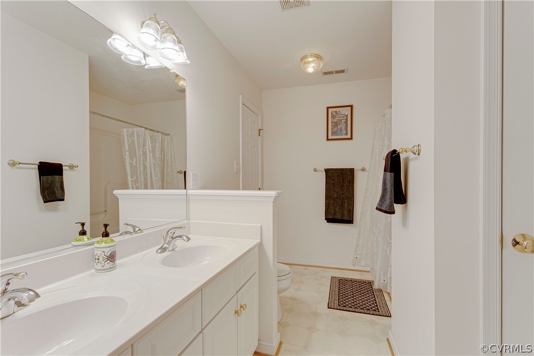 3504 Robious Forest Way Midlothian, VA 23113 - Photo 30 of 38 The Hall Jack-and-Jill Bathroom includes a double