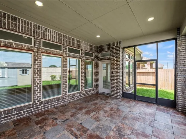 a view of livingroom with furniture