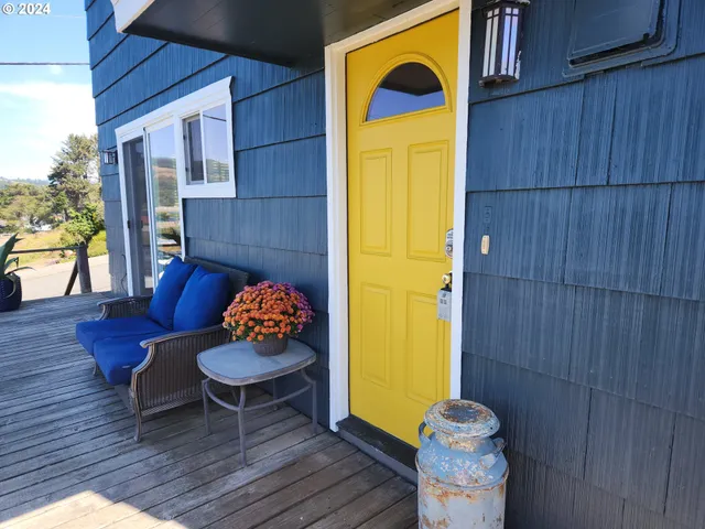 $424,000 | 29840 Mary Street, Gold Beach, OR 97444