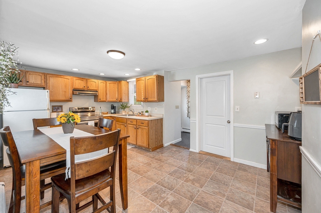 24 Wightman Road Tewksbury, MA 01876 - Photo 9 of 28 Gallery Image 9