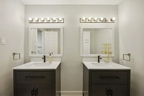$1,099,000 | 9522 Robin Meadow Drive, Dallas, TX 75243
