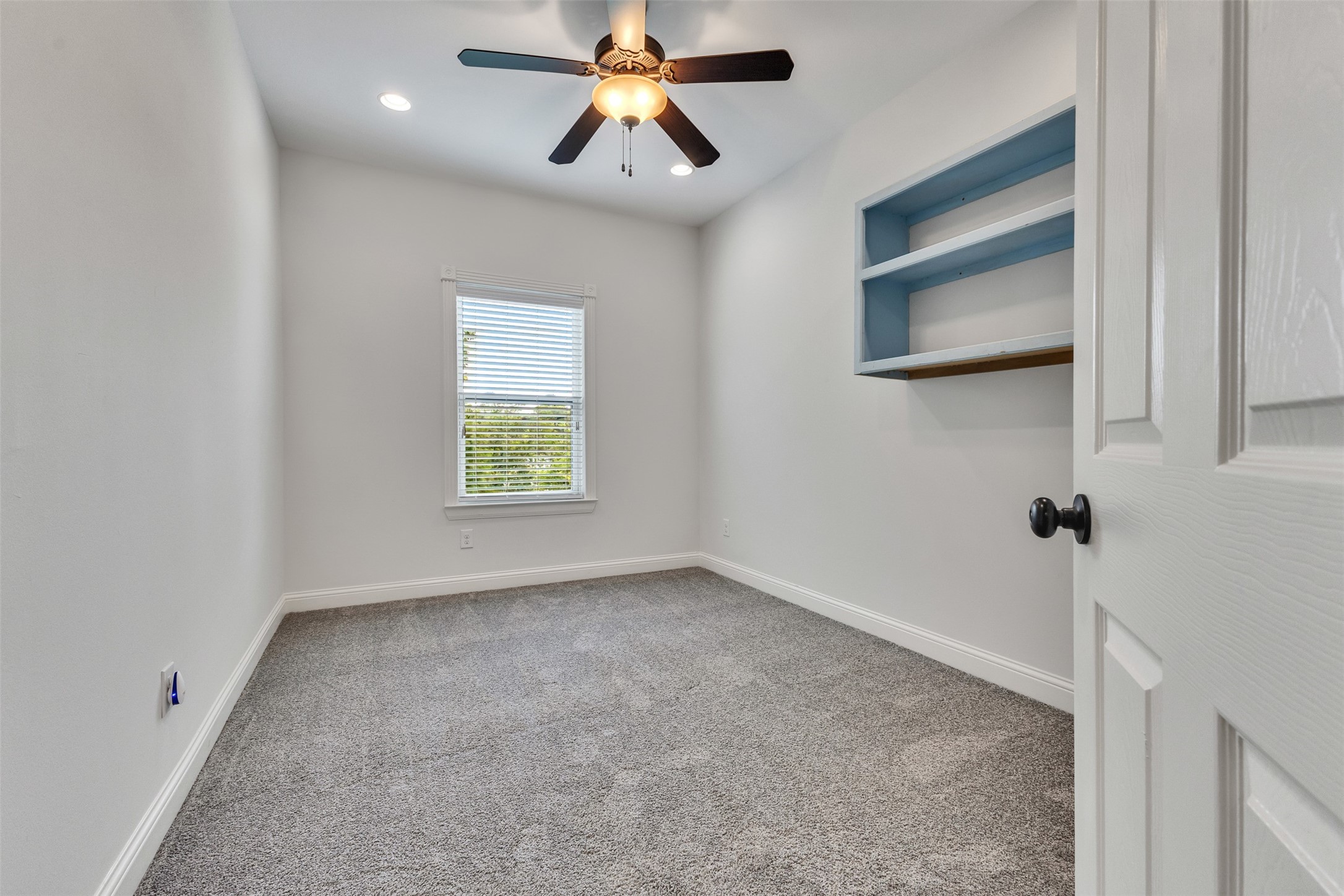 3911 Kennon Street, Unit A Houston, TX 77009 - Photo 8 of 14 a view of room with ceiling fan