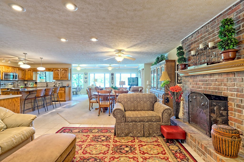 372 Piney Point Road Blairsville, GA 30512 - Photo 7 of 88 Gallery Image 7