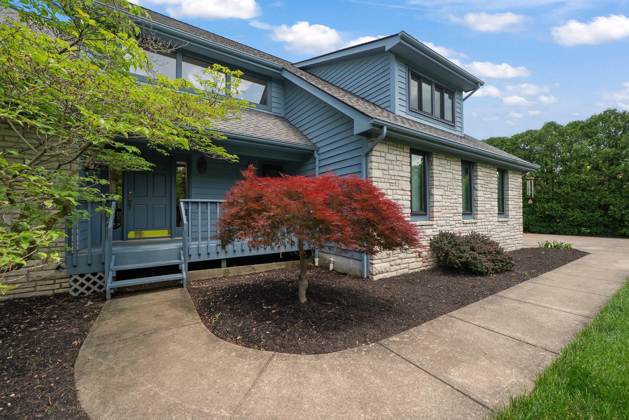 5657 Freeman Road Westerville, OH 43082 - Photo 5 of 67 Lush Landscaping