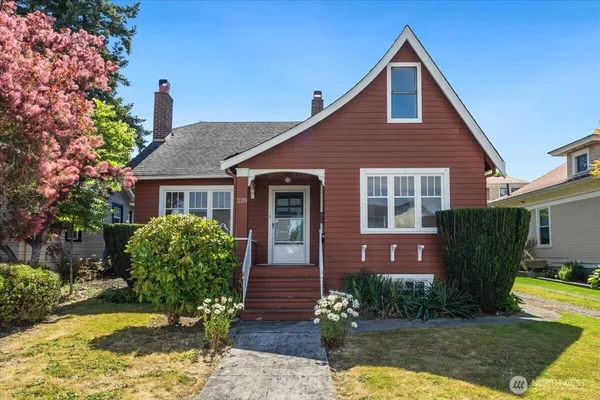 $950,000 | 228 4th Avenue North, Edmonds, WA 98020