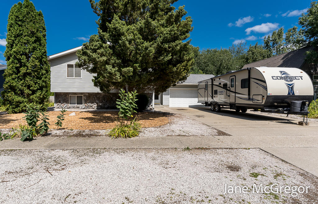1044DurhamRd-4LoRes
