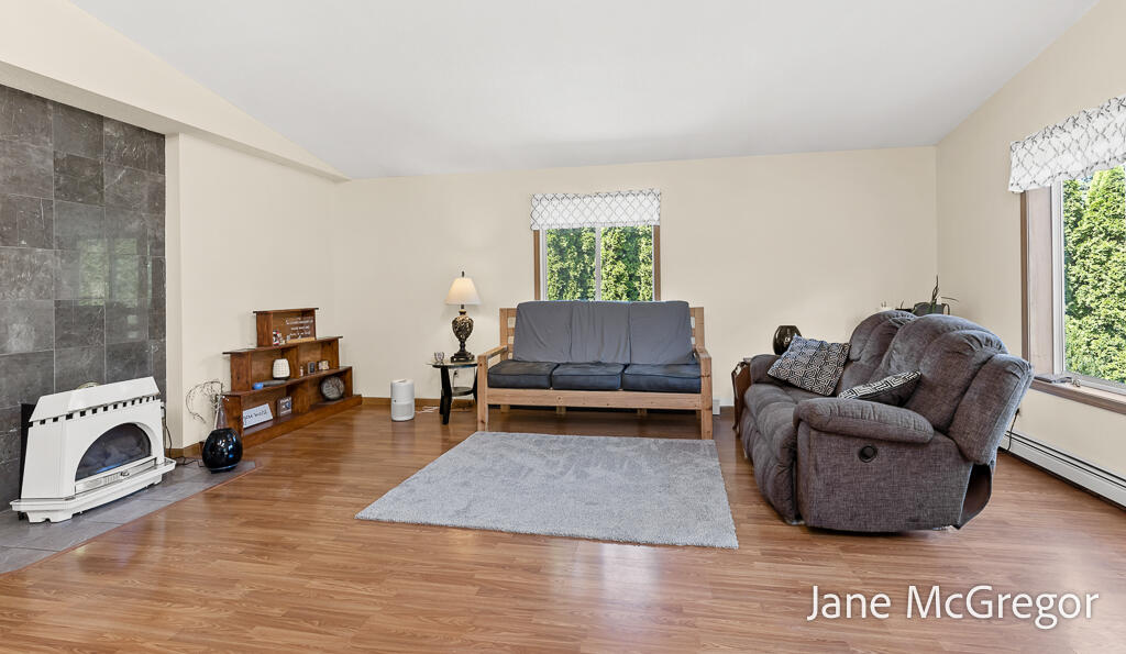 1044 Durham Road Muskegon, MI 49441 - Photo 12 of 60 1044DurhamRd-28LoRes