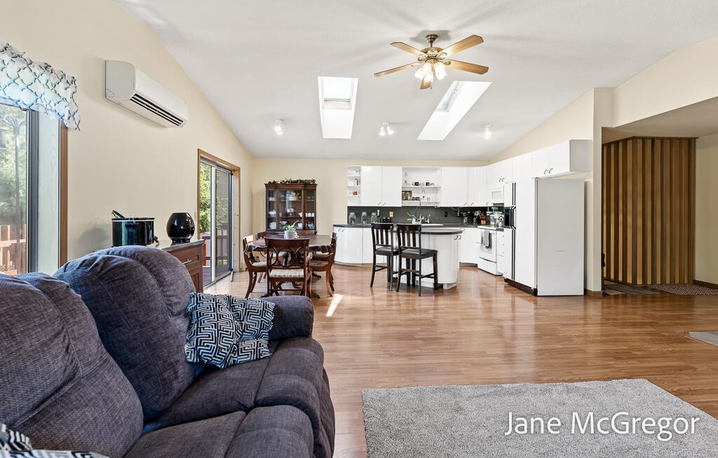 1044 Durham Road Muskegon, MI 49441 - Photo 15 of 60 1044DurhamRd-31LoRes