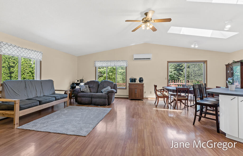 1044 Durham Road Muskegon, MI 49441 - Photo 16 of 60 1044DurhamRd-29LoRes