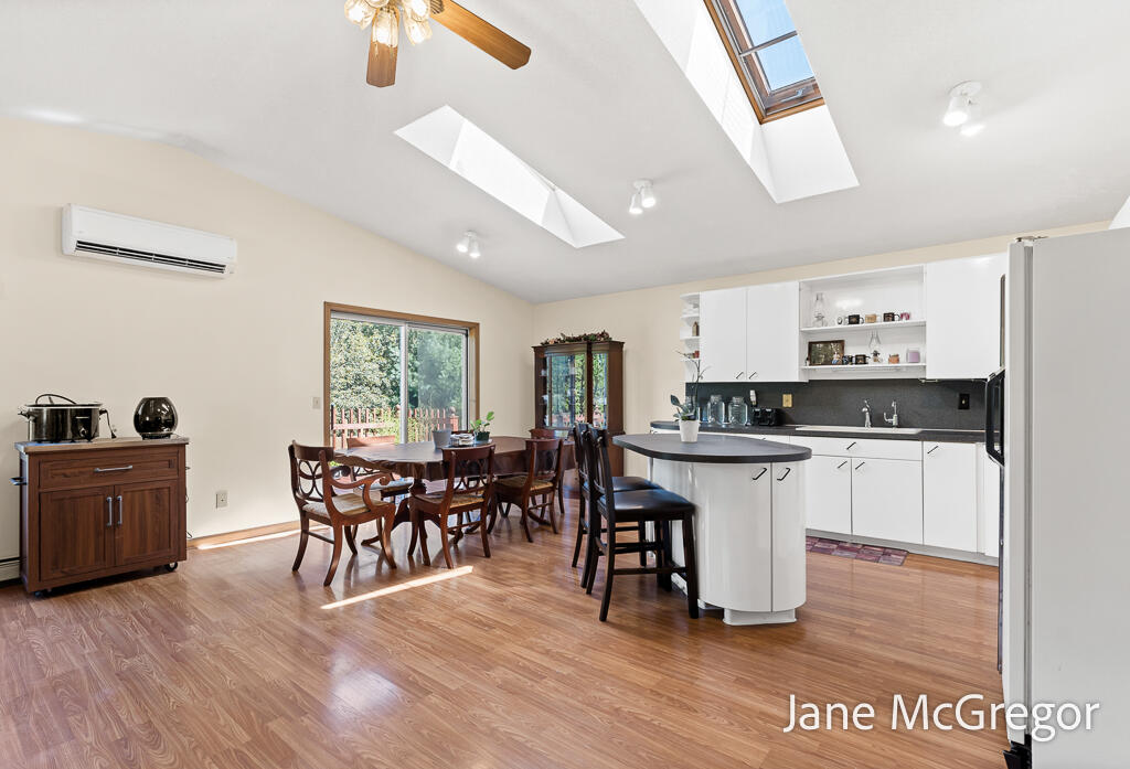 1044 Durham Road Muskegon, MI 49441 - Photo 5 of 60 1044DurhamRd-24LoRes