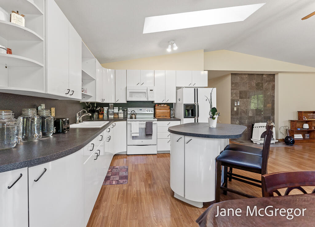 1044 Durham Road Muskegon, MI 49441 - Photo 8 of 60 1044DurhamRd-26LoRes