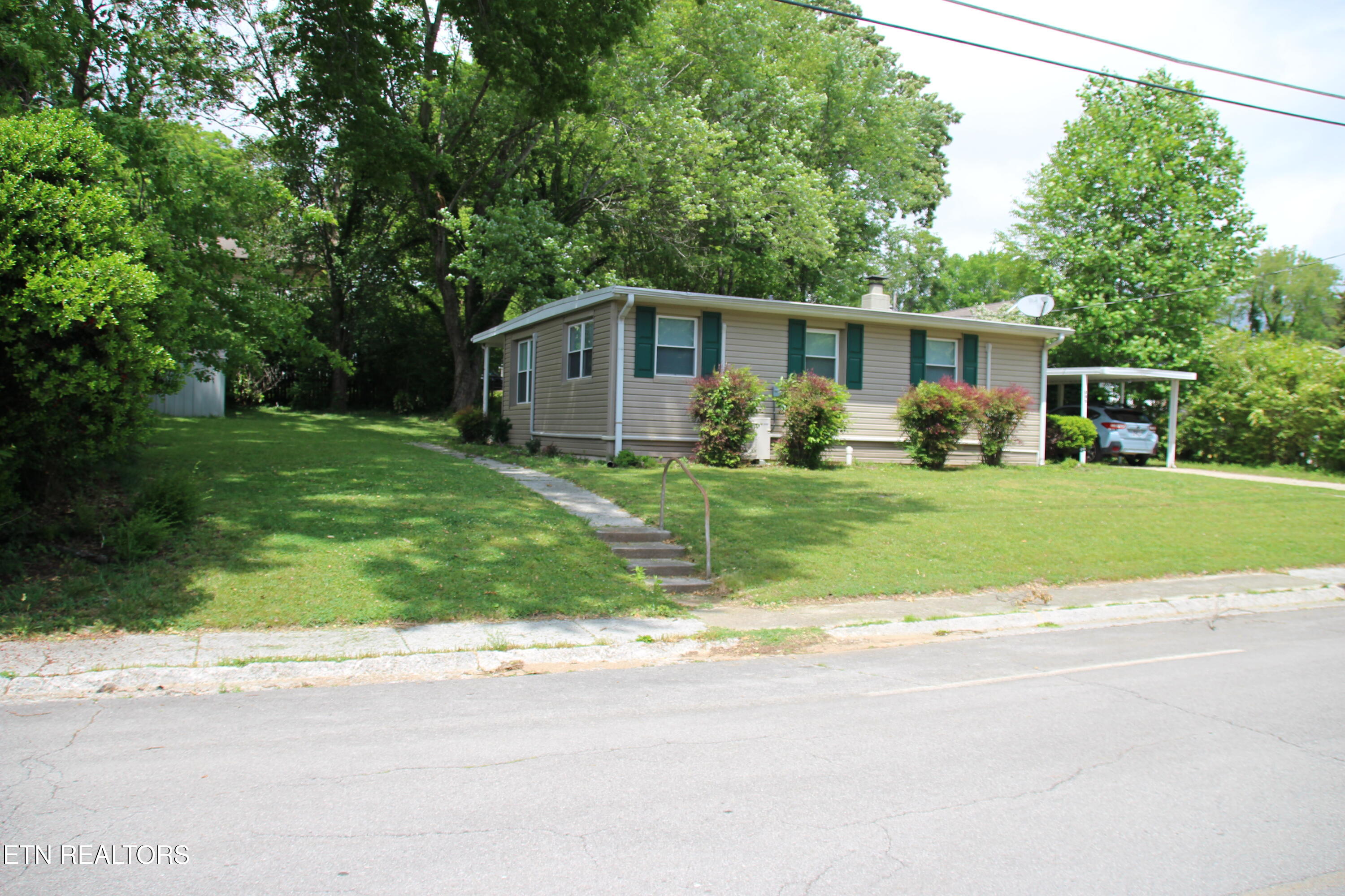 203 Northwestern Avenue Oak Ridge, TN 37830 - Photo 1 of 15 203 Northwestern Ave