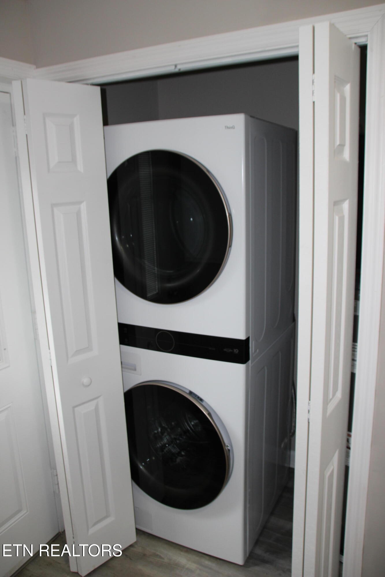 203 Northwestern Avenue Oak Ridge, TN 37830 - Photo 9 of 15 Stackable washer and dryer convey